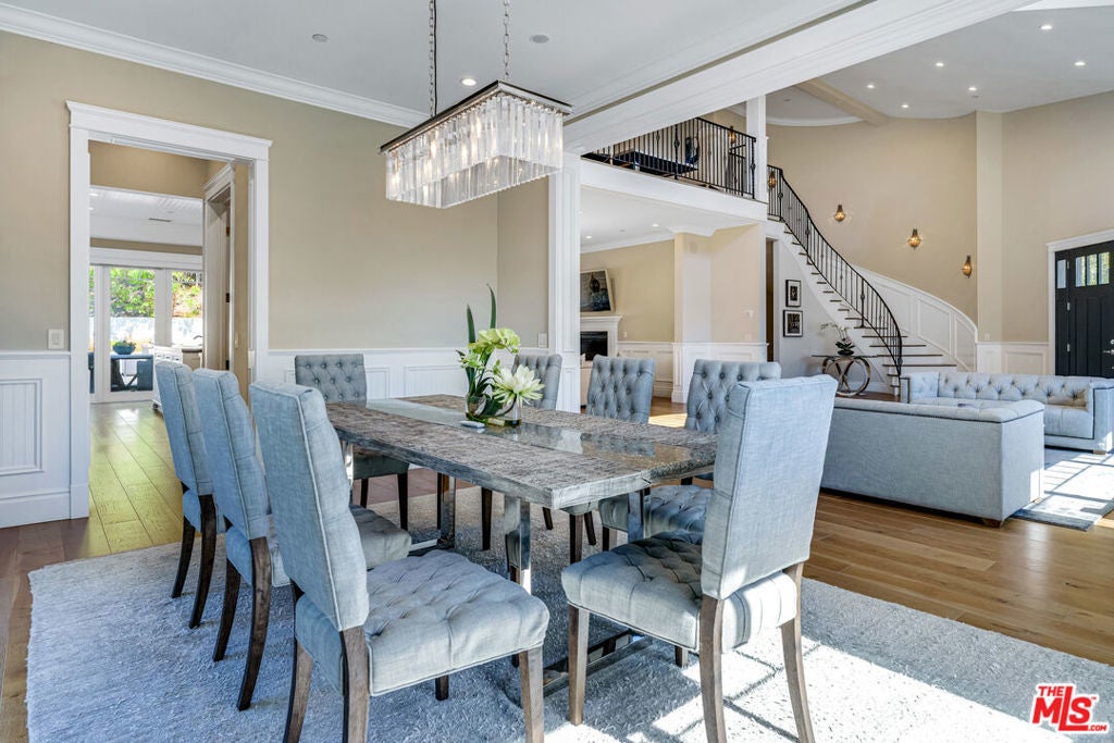 Photo of Listing #25590275