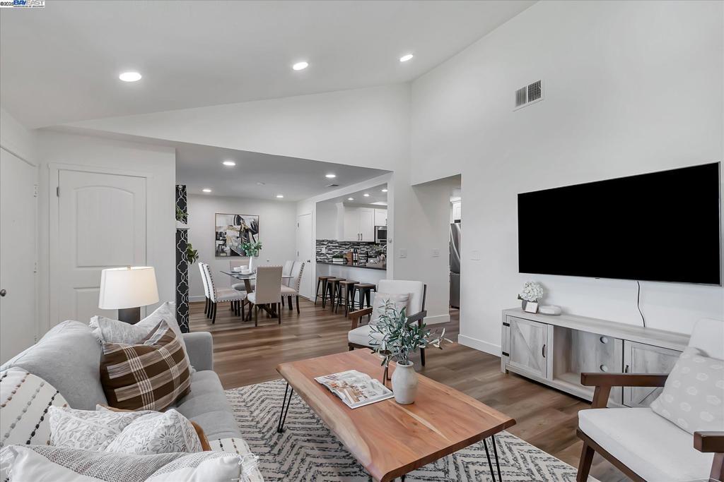 Photo of Listing #41111065