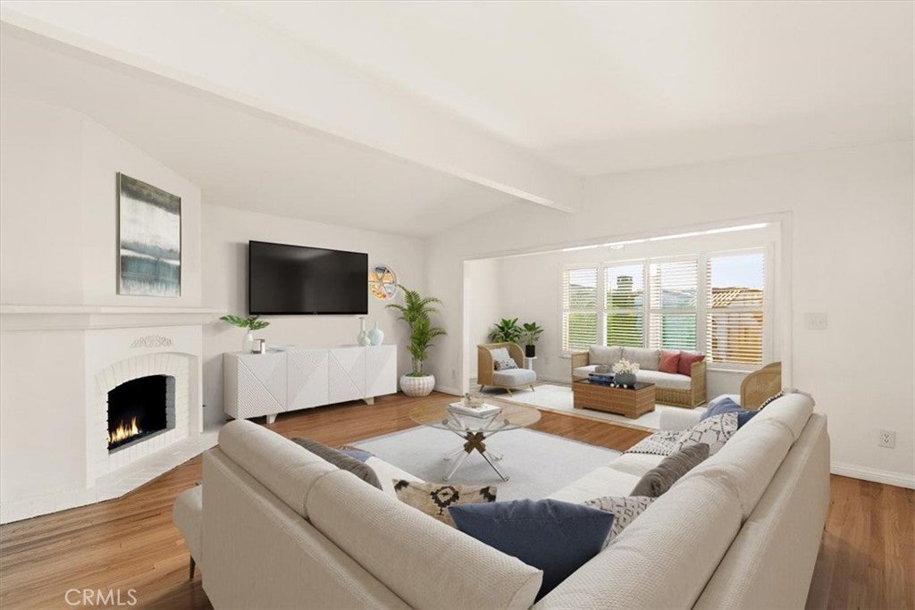 Photo of Listing #SB25214121