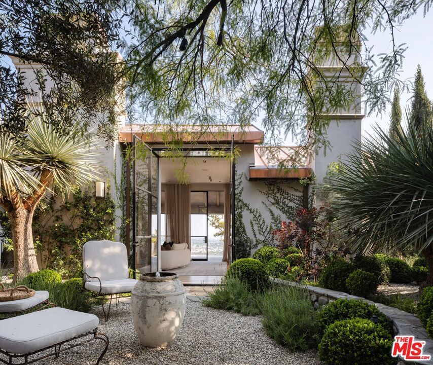 Photo of Listing #25590661