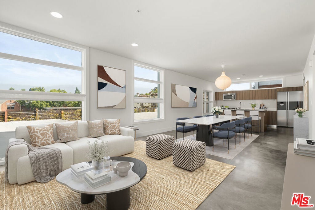 Photo of Listing #25590257