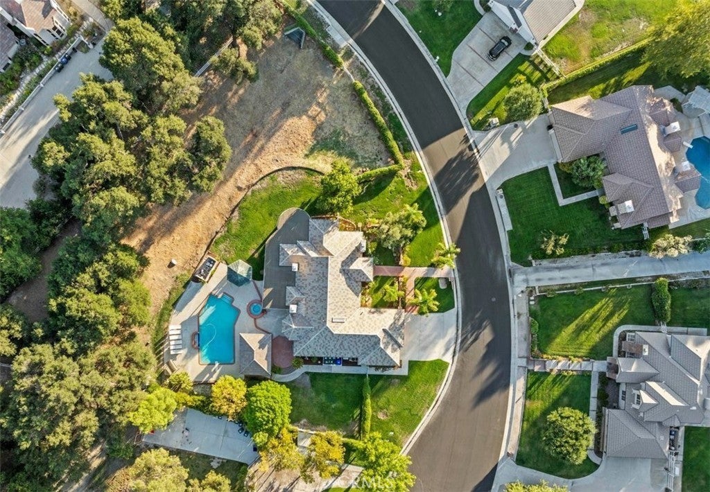 Photo of Listing #SR25210495