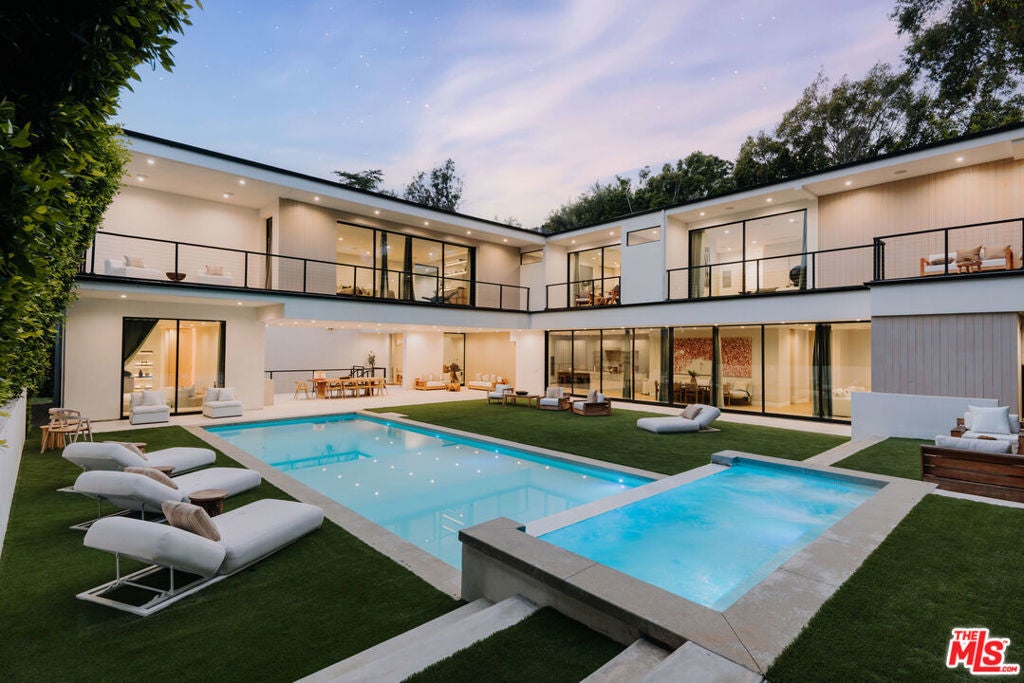 Photo of Listing #25567895