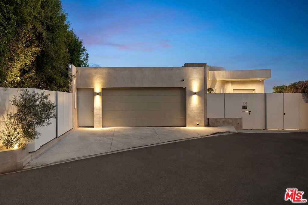 Photo of Listing #25591015