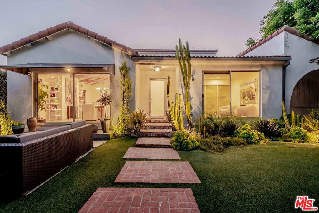 Photo of Listing #25590997