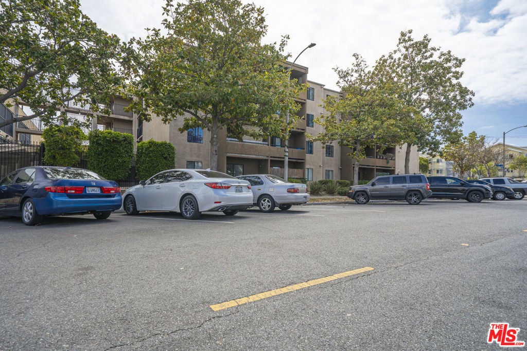 Photo of Listing #25591195