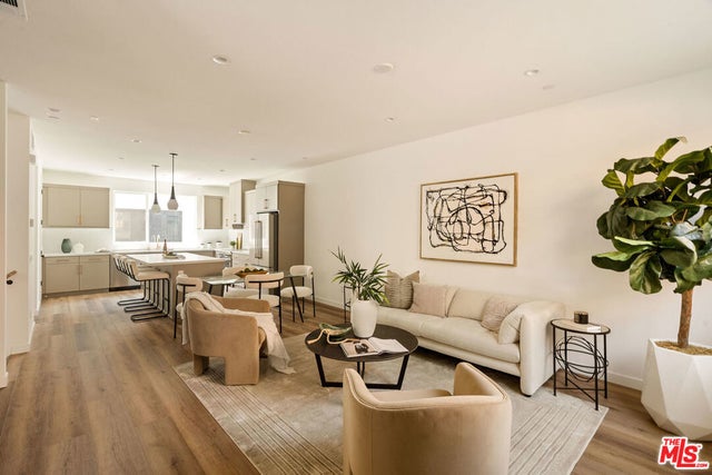 3851 Riley Lane, Los Angeles