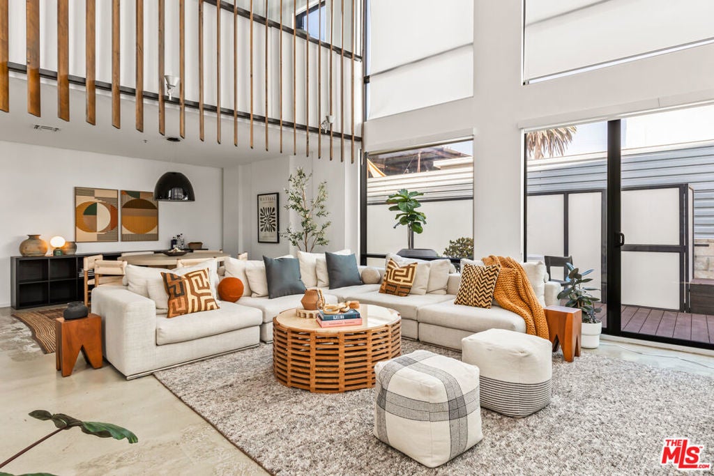 700 Main Street 15, Venice