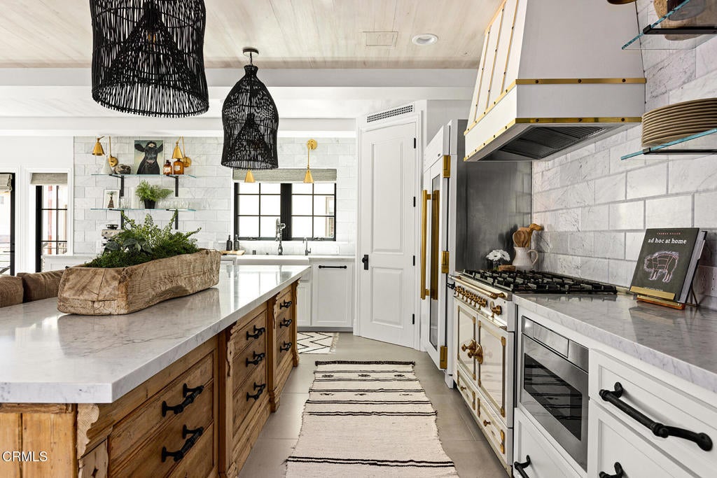 Photo of Listing #V1-32291