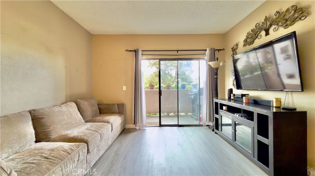 10943 Laurel Canyon, San Fernando