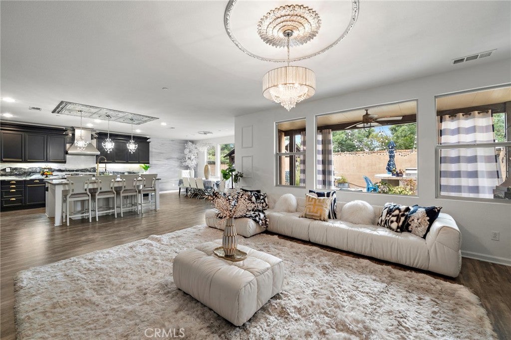 Photo of Listing #PW25215379