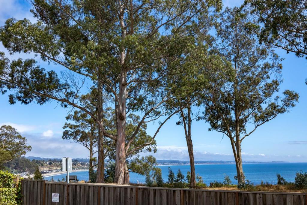 Photo of Listing #ML82021031