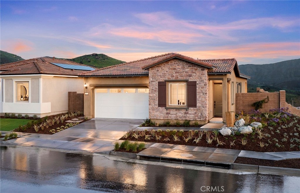 Photo of Listing #IV25215986