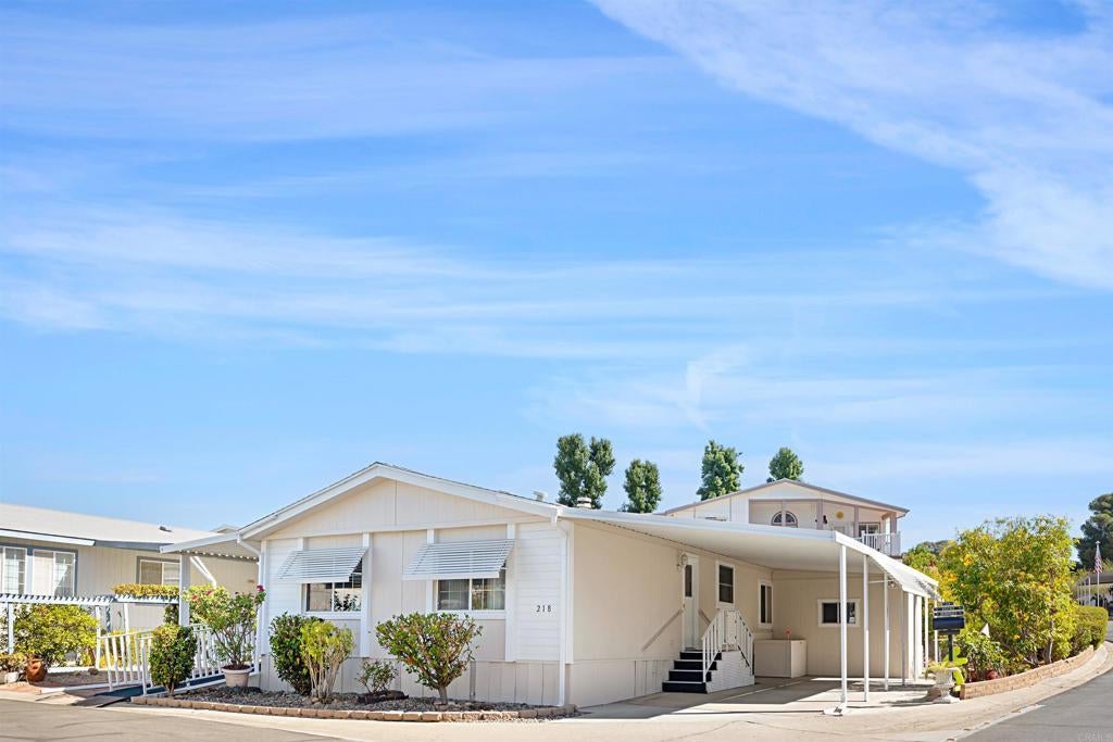 Photo of Listing #PTP2506992