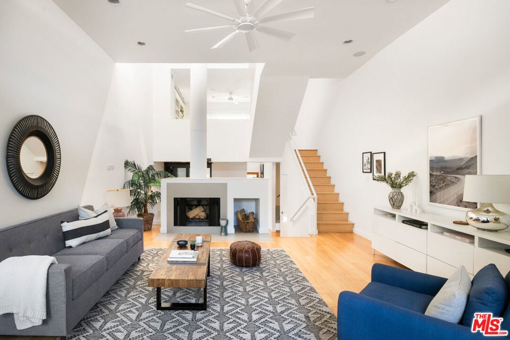 Photo of Listing #25591181