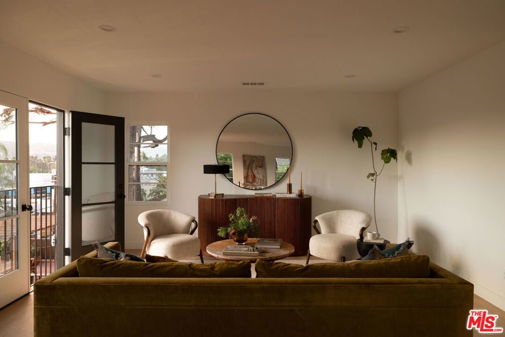 Photo of Listing #25591801