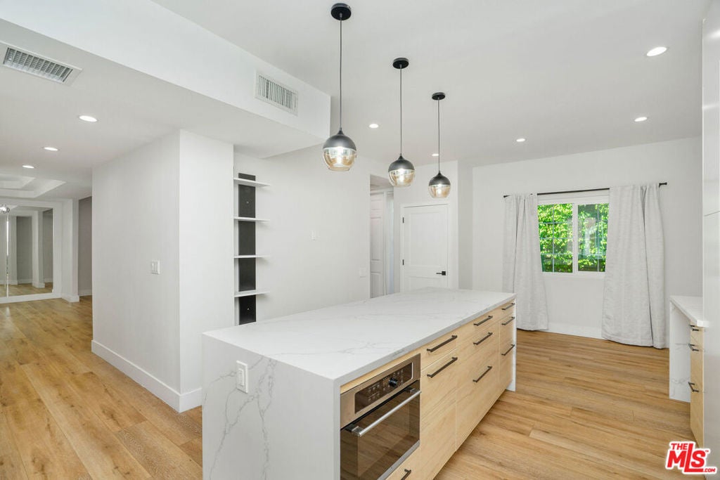 Photo of Listing #25591651