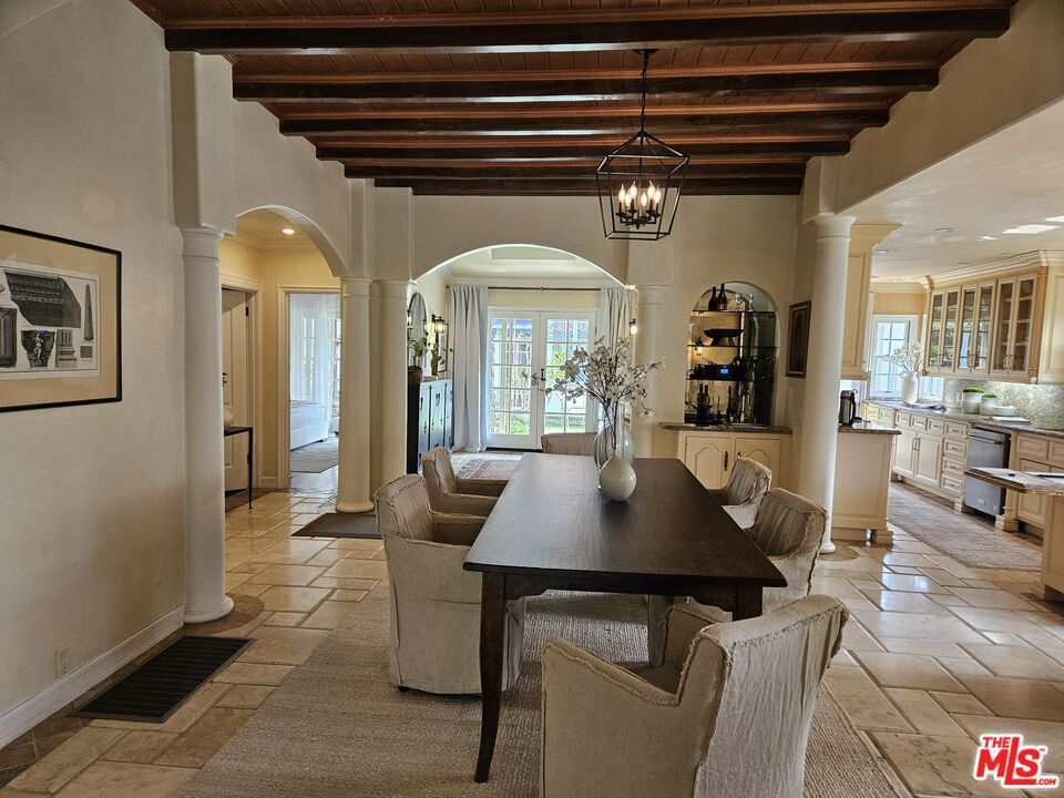 Photo of Listing #25591593