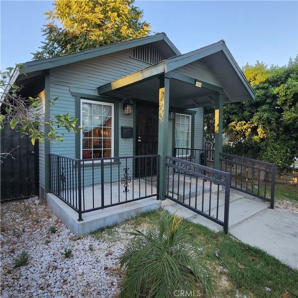 125 E 68th Way, Long Beach