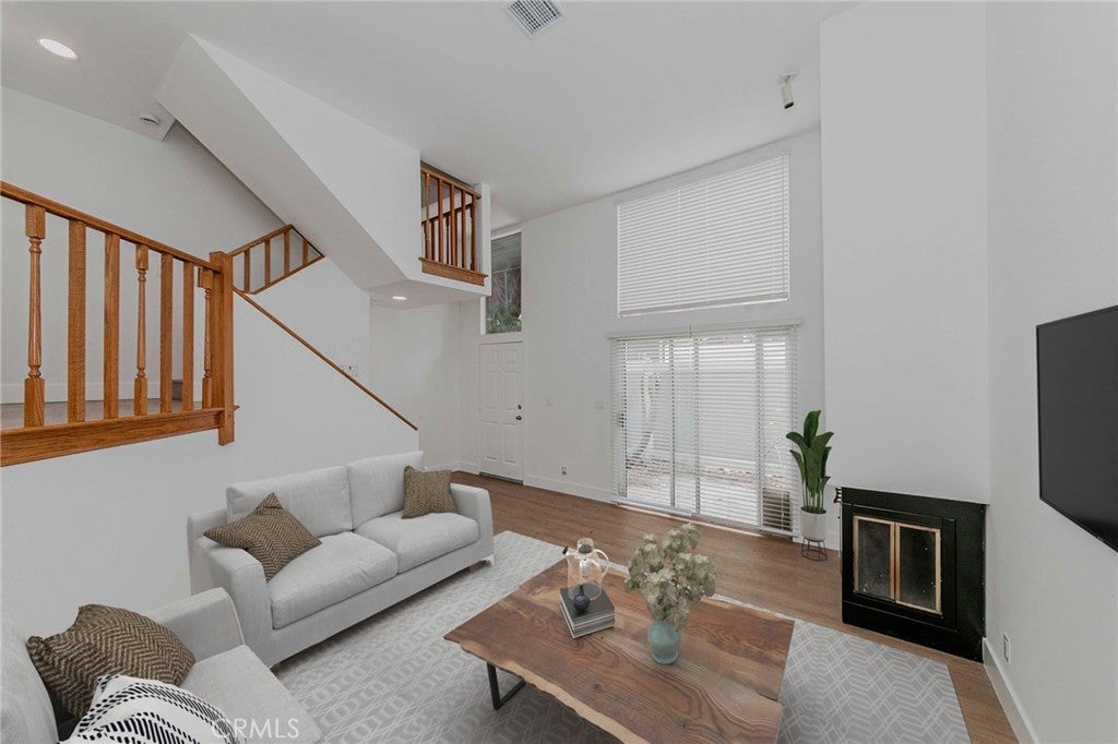 Photo of Listing #DW25216704