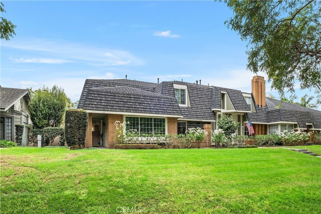 16 E Yale Loop # 28, Irvine