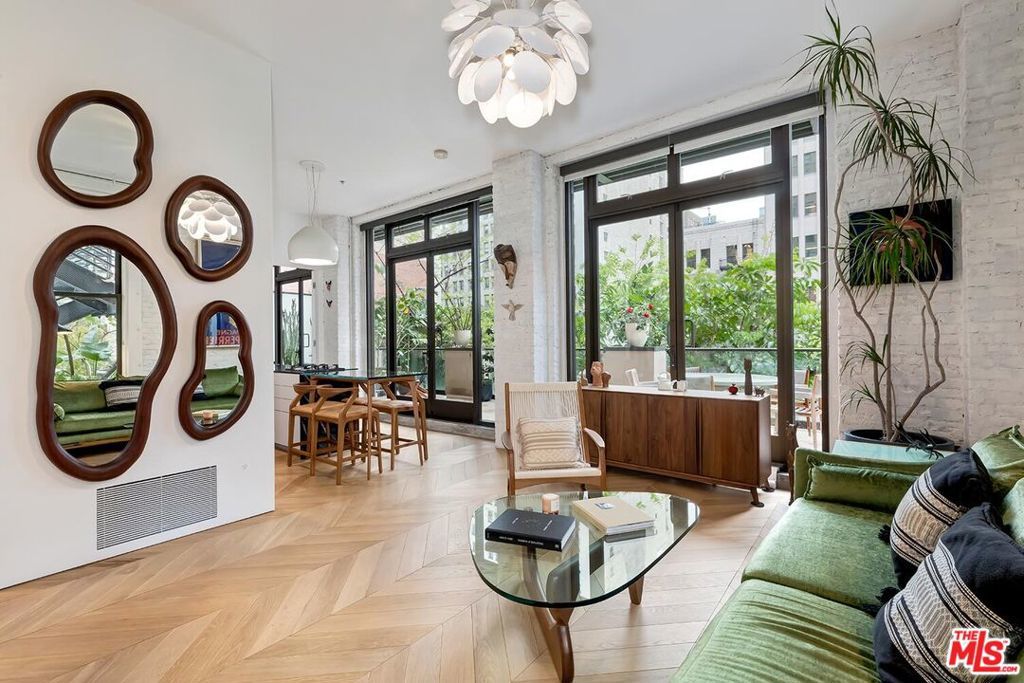 Photo of Listing #25590911