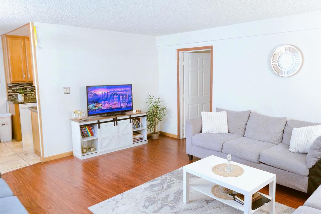 Photo of Listing #PTP2507070