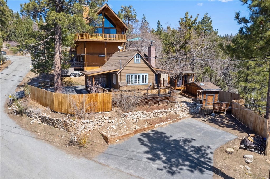 1137 Ridge Rd, Fawnskin