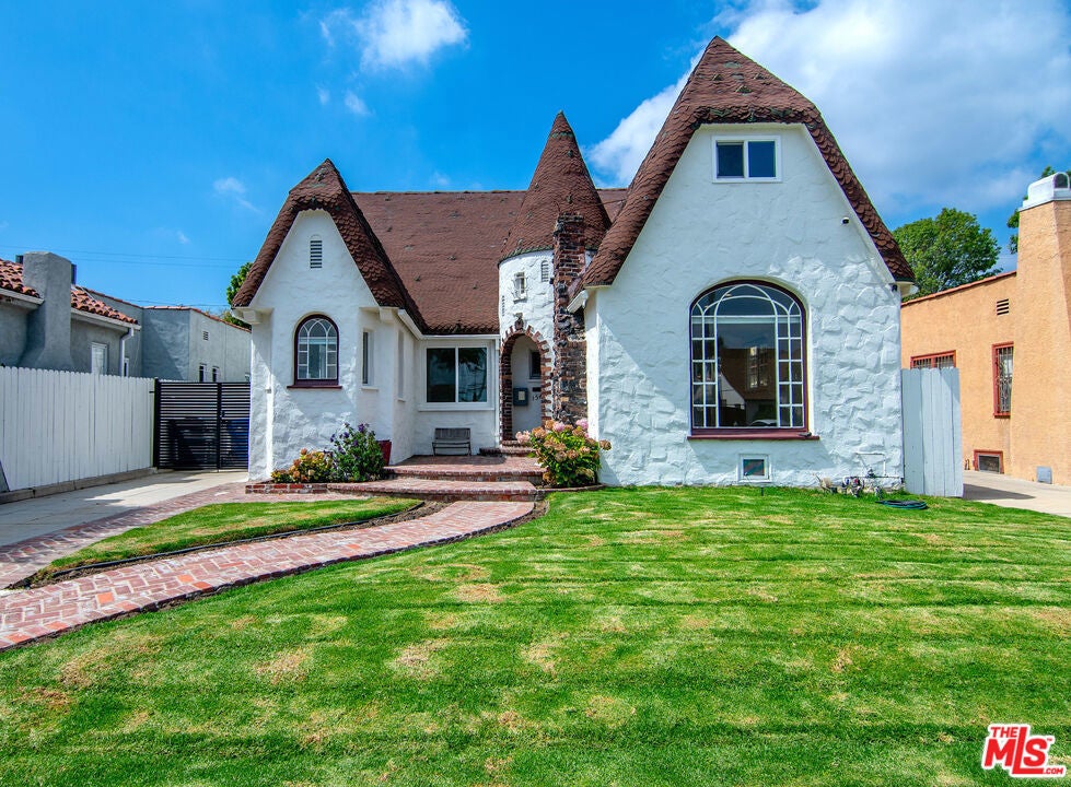 Photo of Listing #25592691