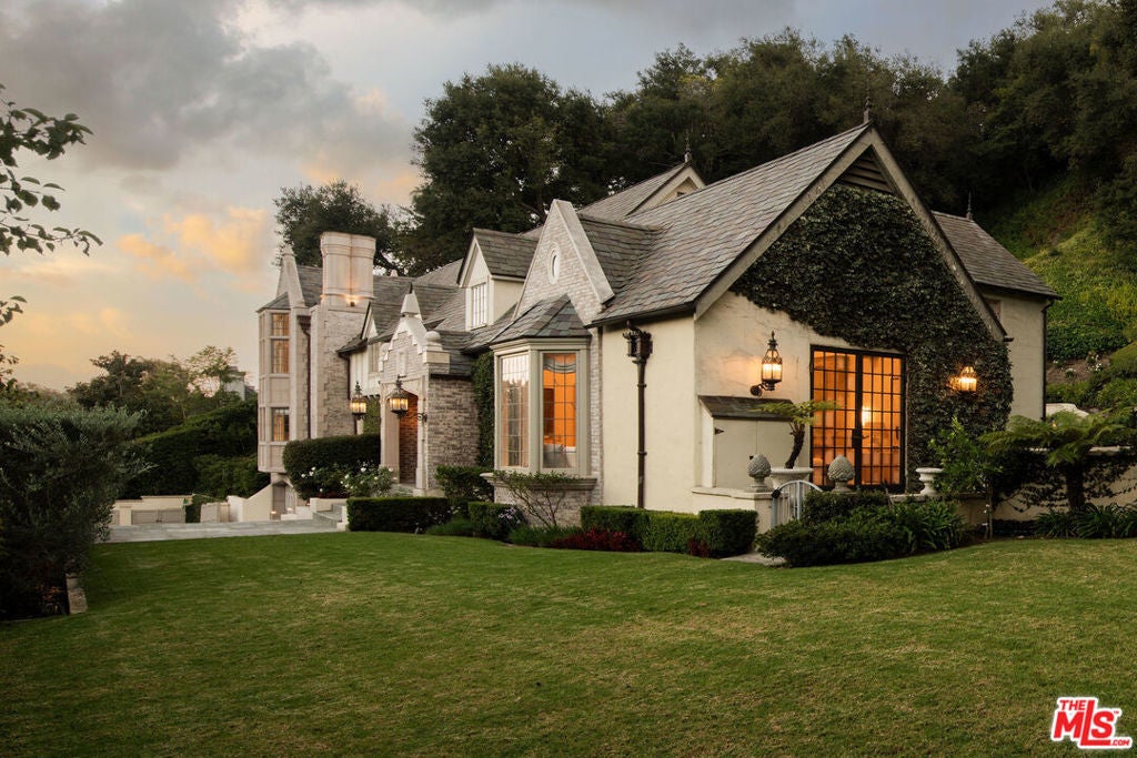 Photo of Listing #25592479