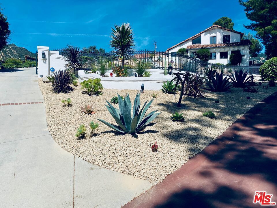 Photo of Listing #25592211