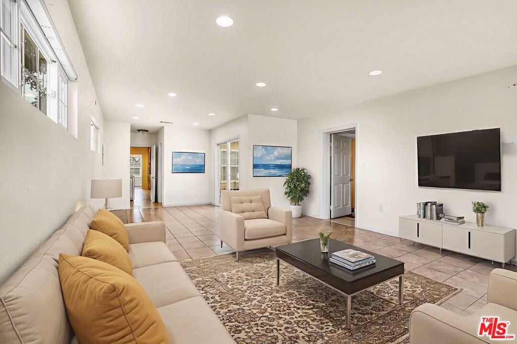 Photo of Listing #25593229