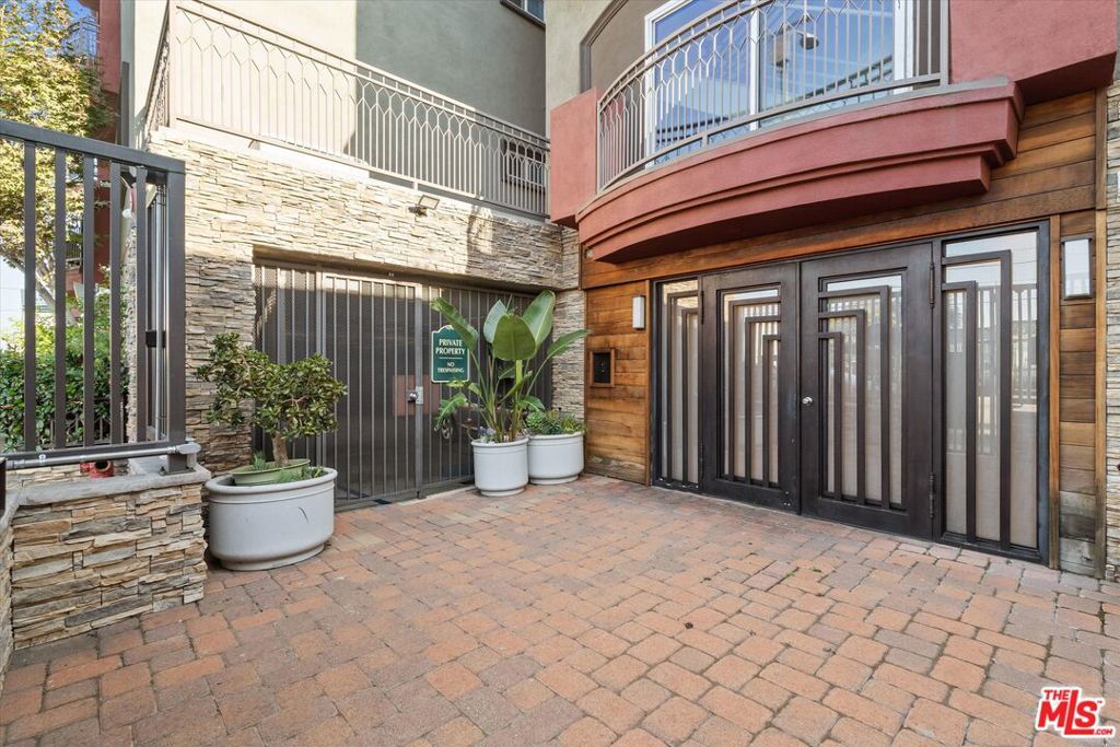 Photo of Listing #25591367