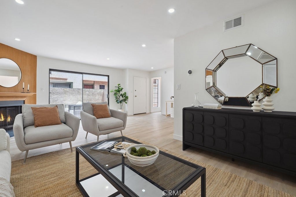 Photo of Listing #PW25219382