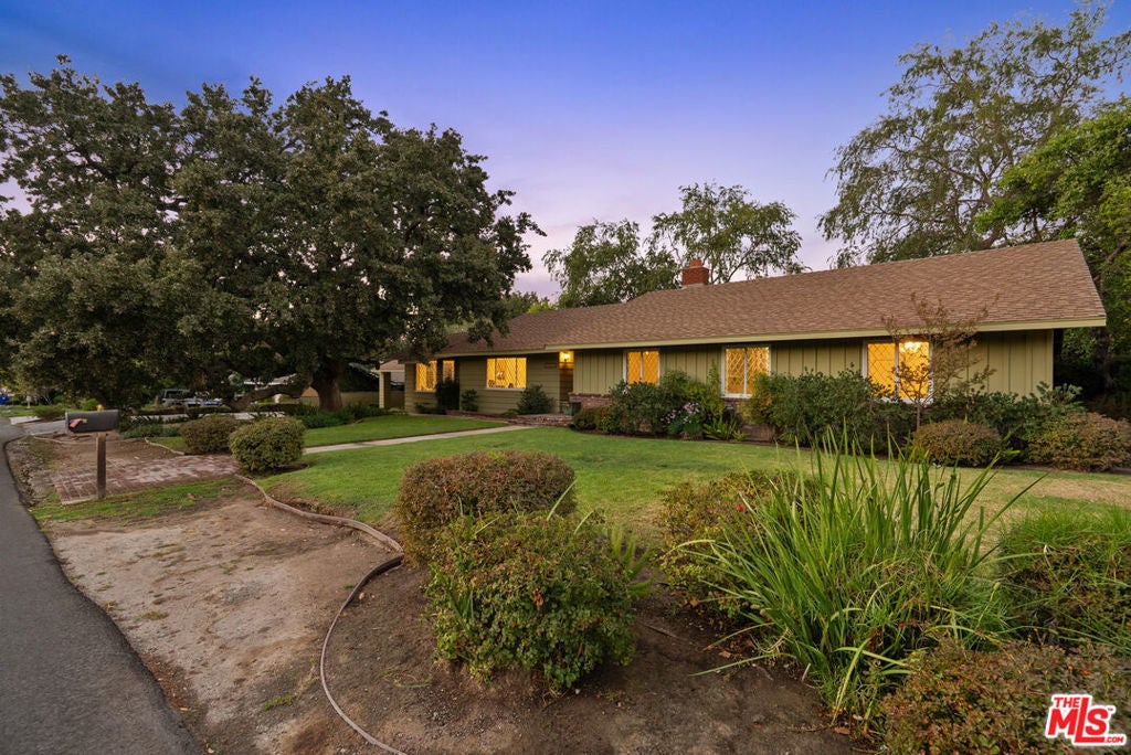 Photo of Listing #25593551