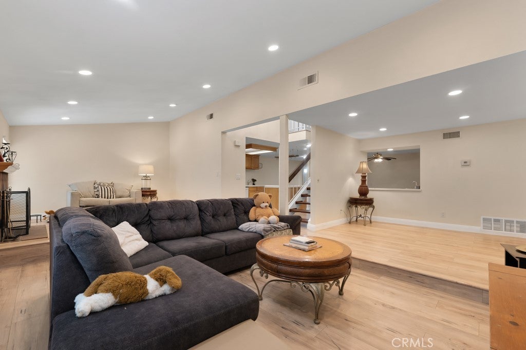 Photo of Listing #SR25219352