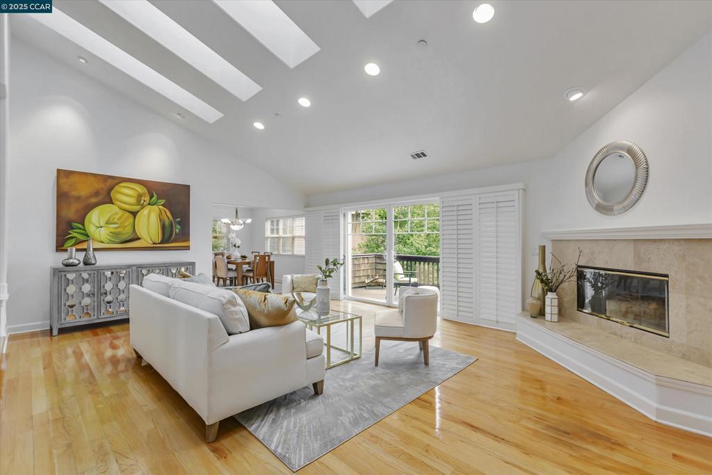 Photo of Listing #41111828