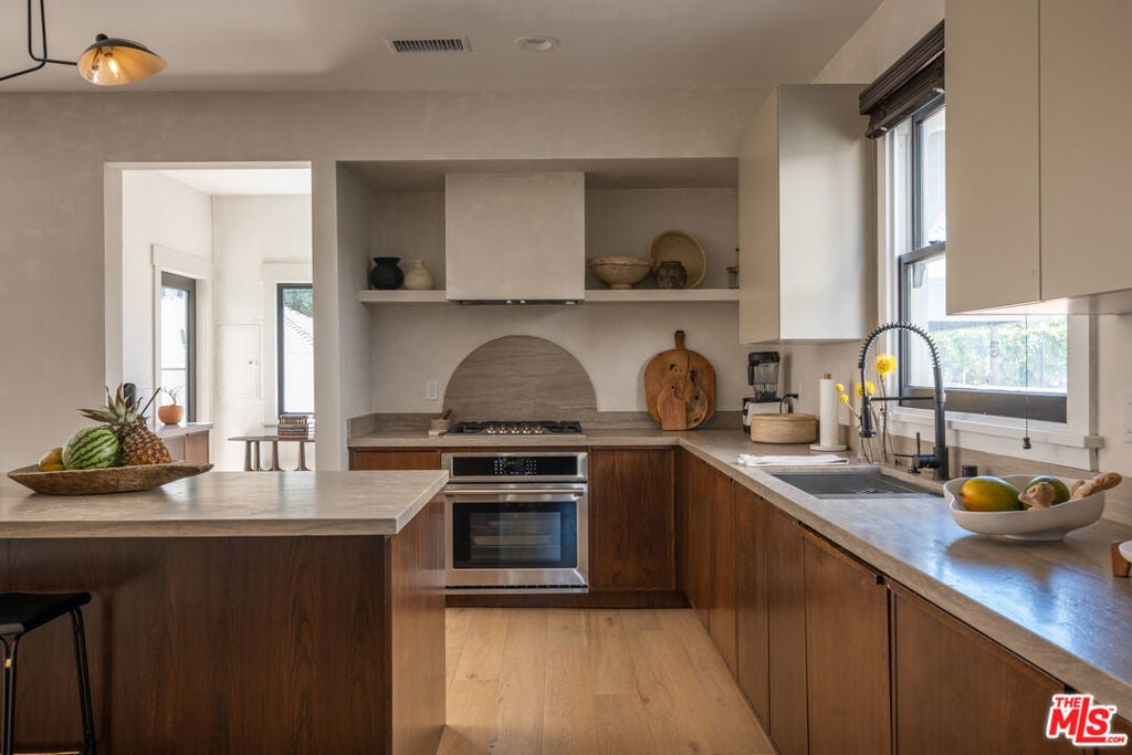 Photo of Listing #25592241