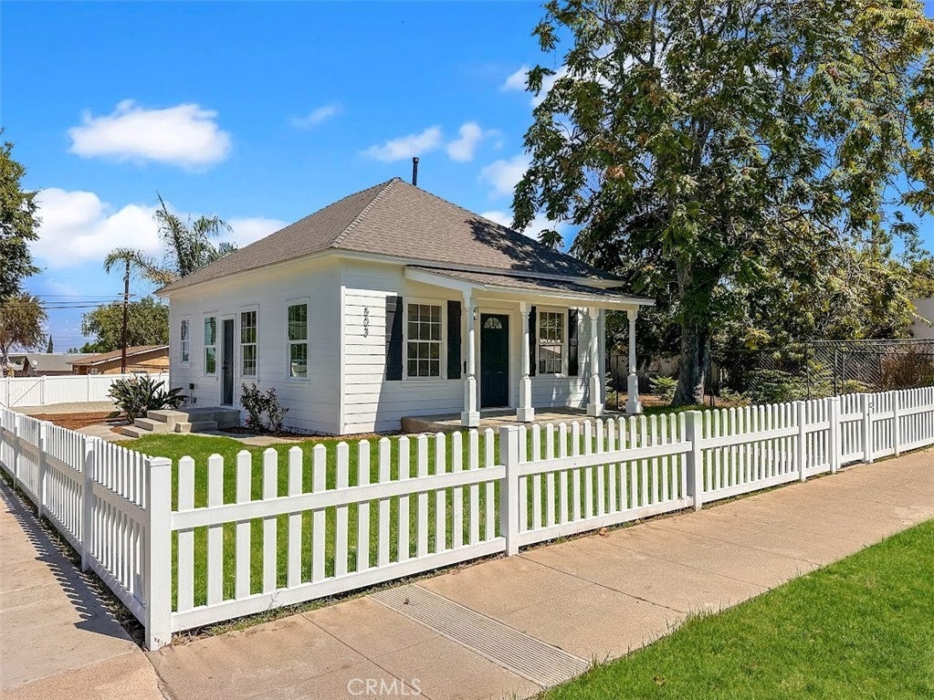 Photo of Listing #OC25219392