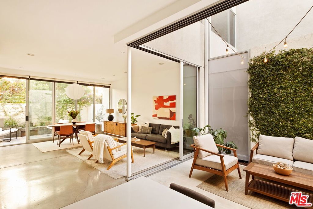 Photo of Listing #25593479