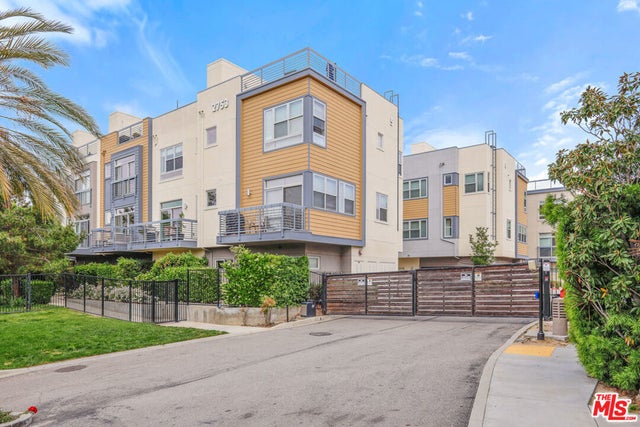 2753 Waverly Drive # 1003, Los Angeles