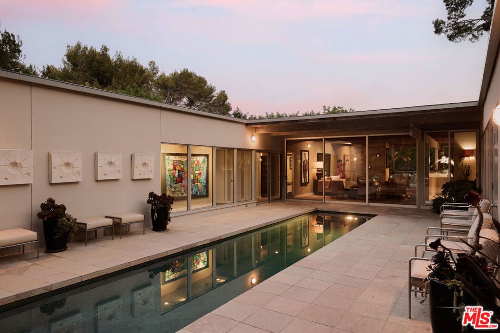 Photo of Listing #25588795