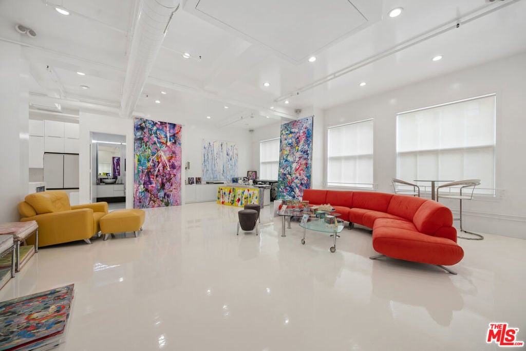 Photo of Listing #25593715