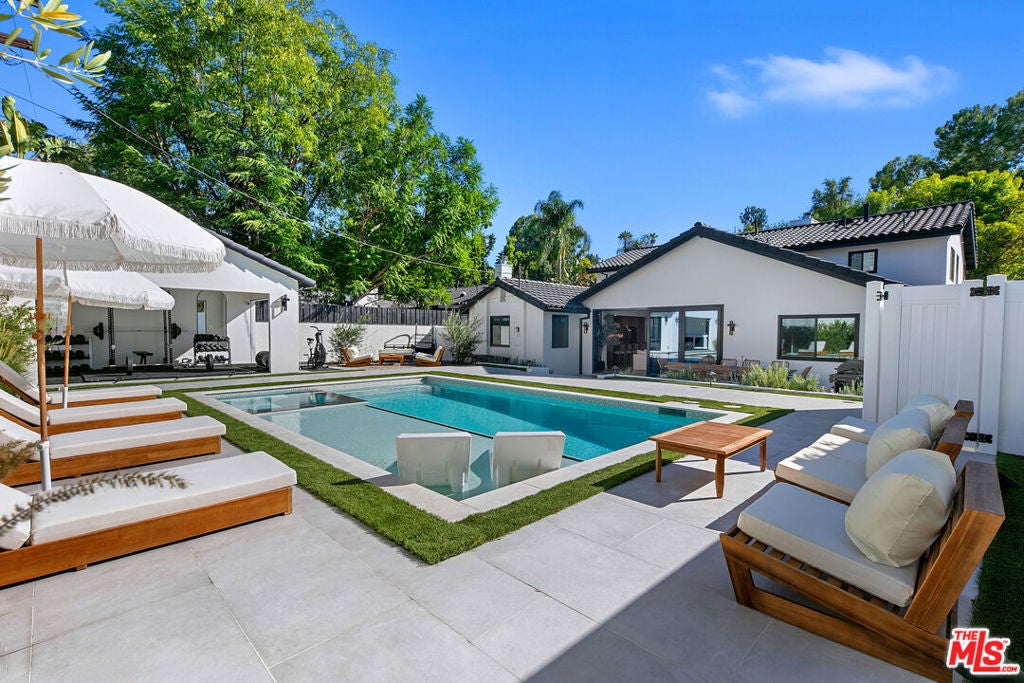 Photo of Listing #25589395