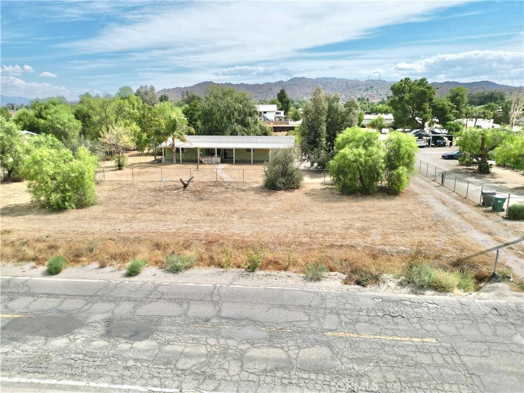 23358 Pico Ave, Nuevo