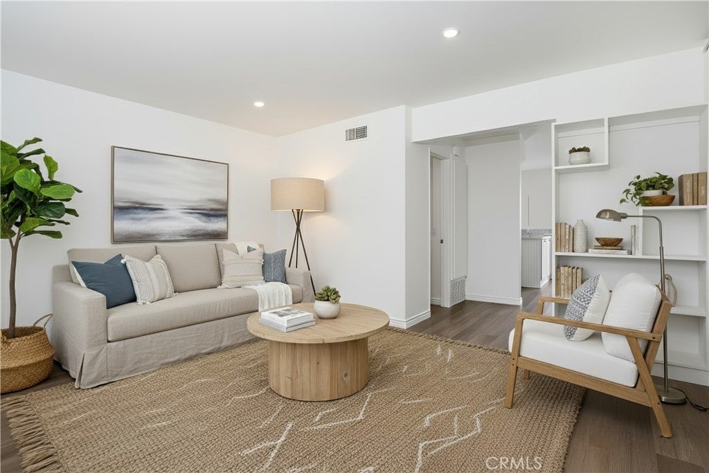 Photo of Listing #OC25218592