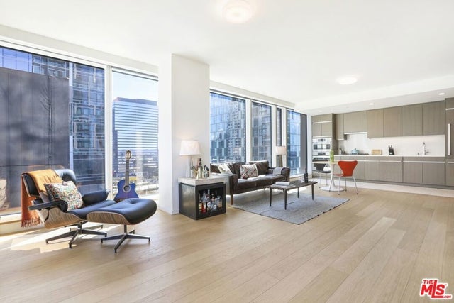 889 Francisco Street # 909, Los Angeles