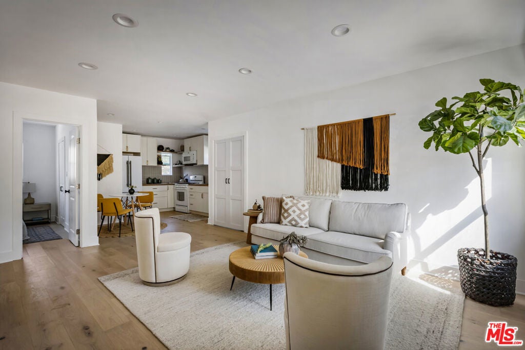 Photo of Listing #25594795