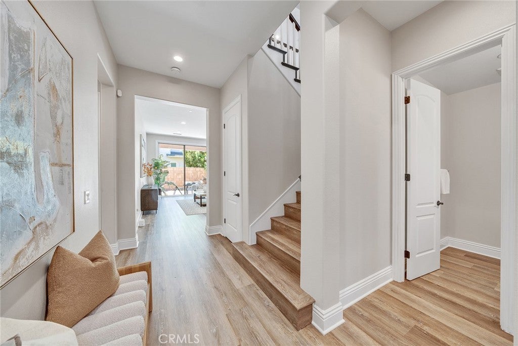 61 Windwalker Way, Tustin