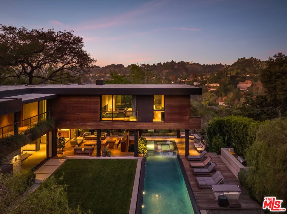 Photo of Listing #25594377